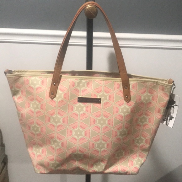 NWT Downtown Tote Petunia Pickle Bottom
